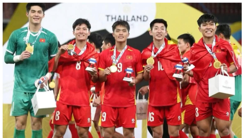 Trao thưởng bóng đá U23
